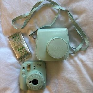 Mint Green Instax Mini 9 + Case + 1 Pack Film